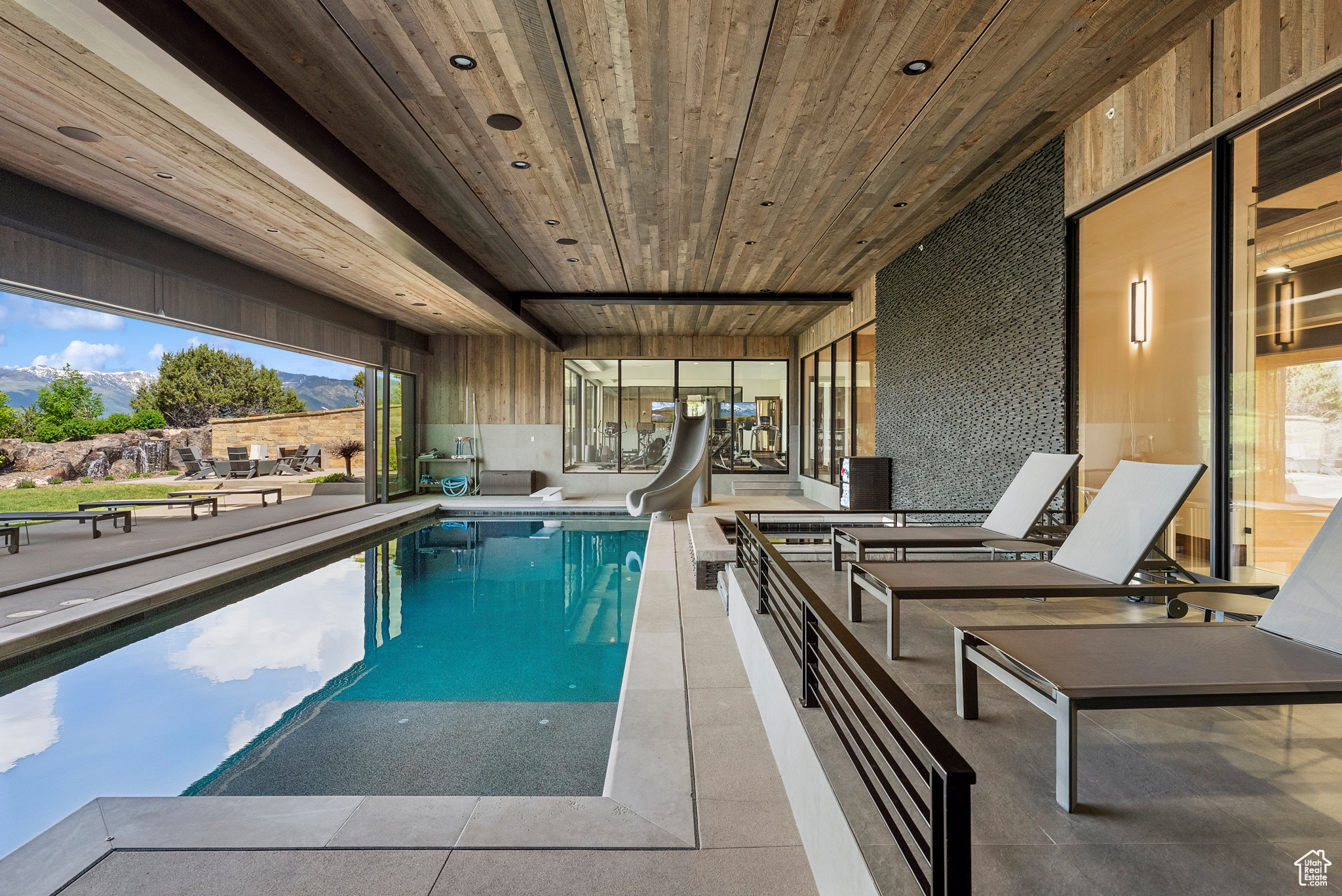 RED LEDGES - Residential