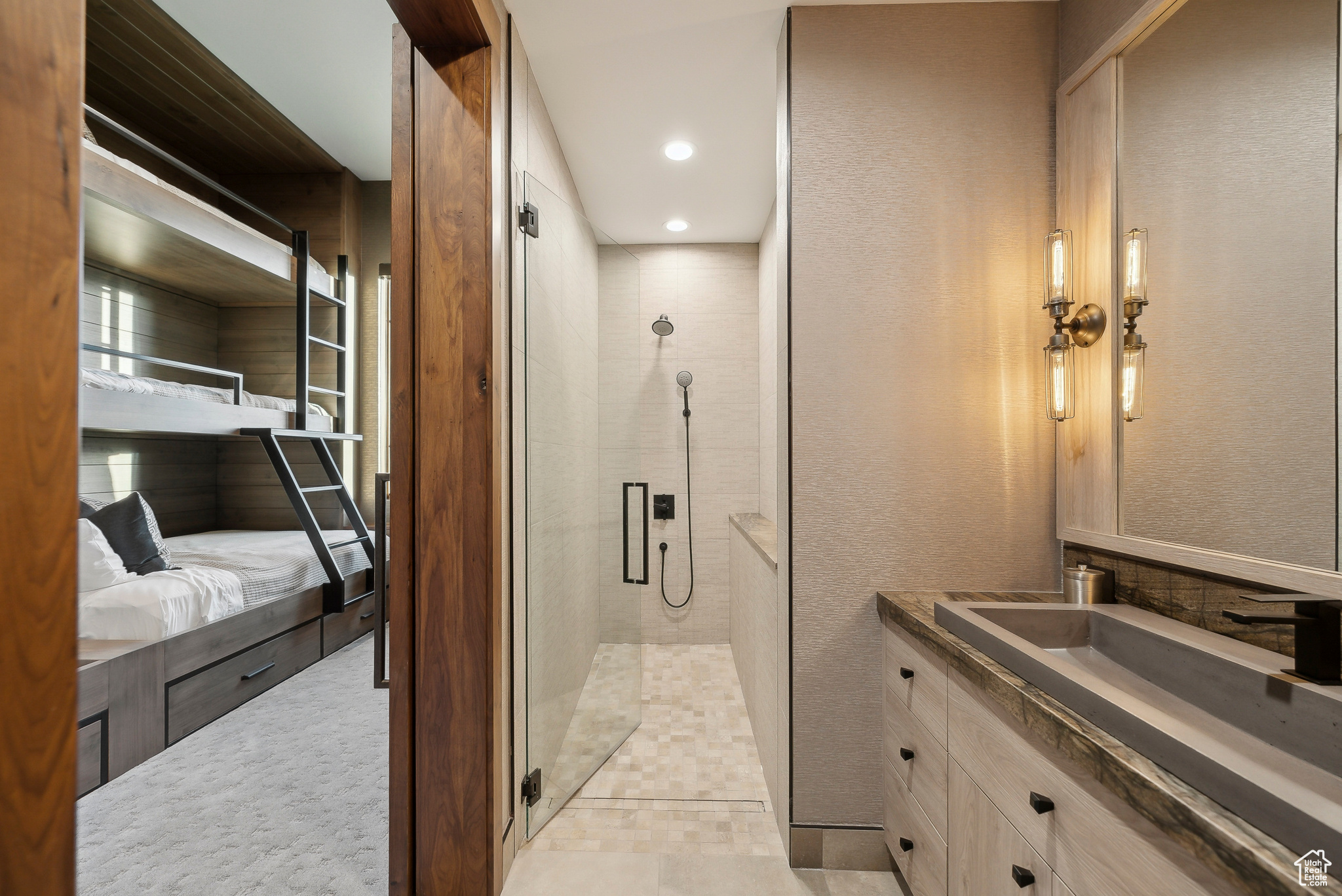 RED LEDGES - Residential