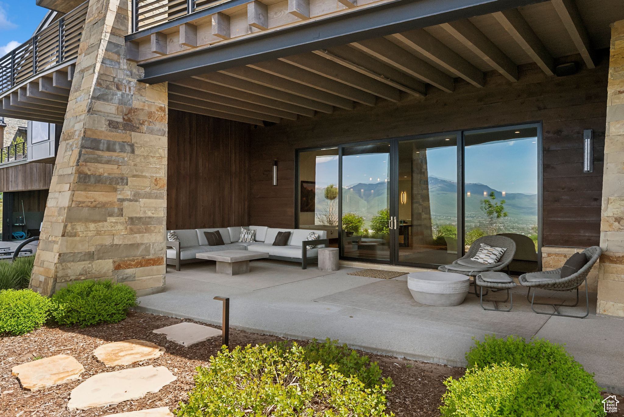 RED LEDGES - Residential