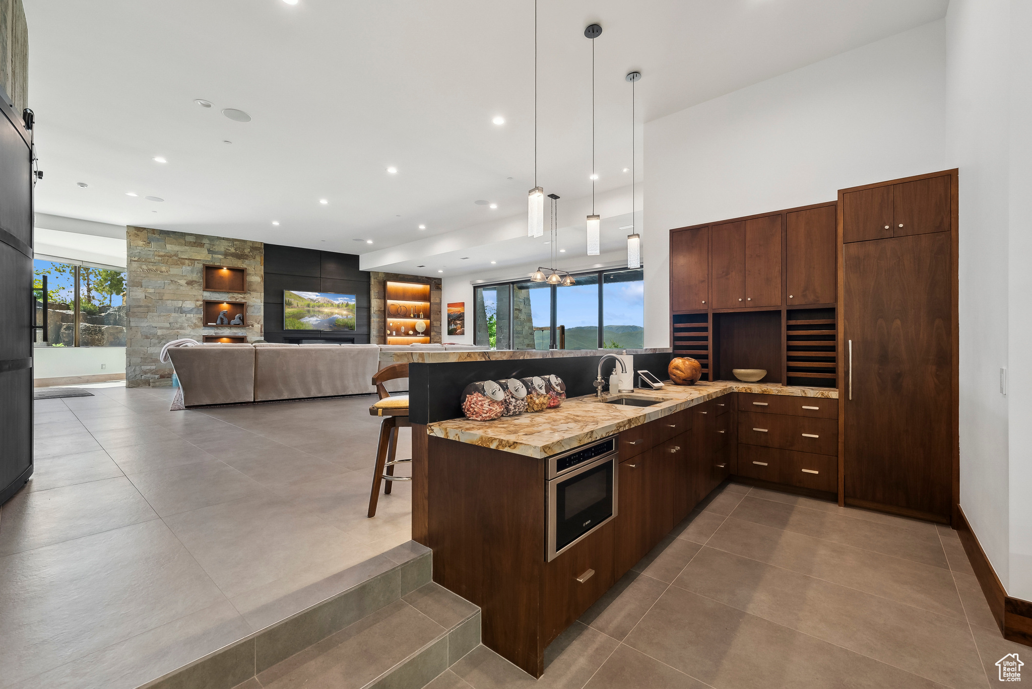 RED LEDGES - Residential