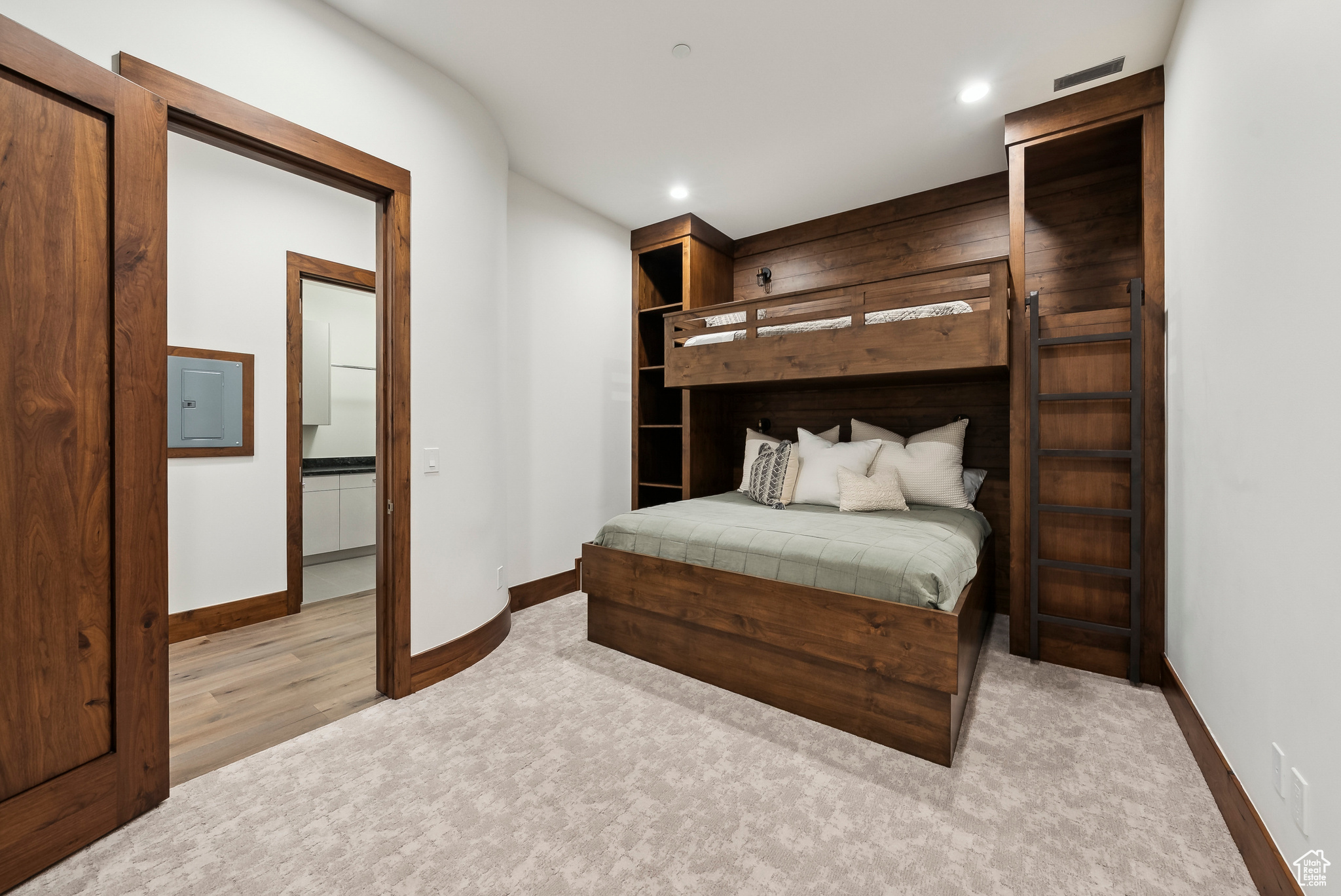 RED LEDGES - Residential