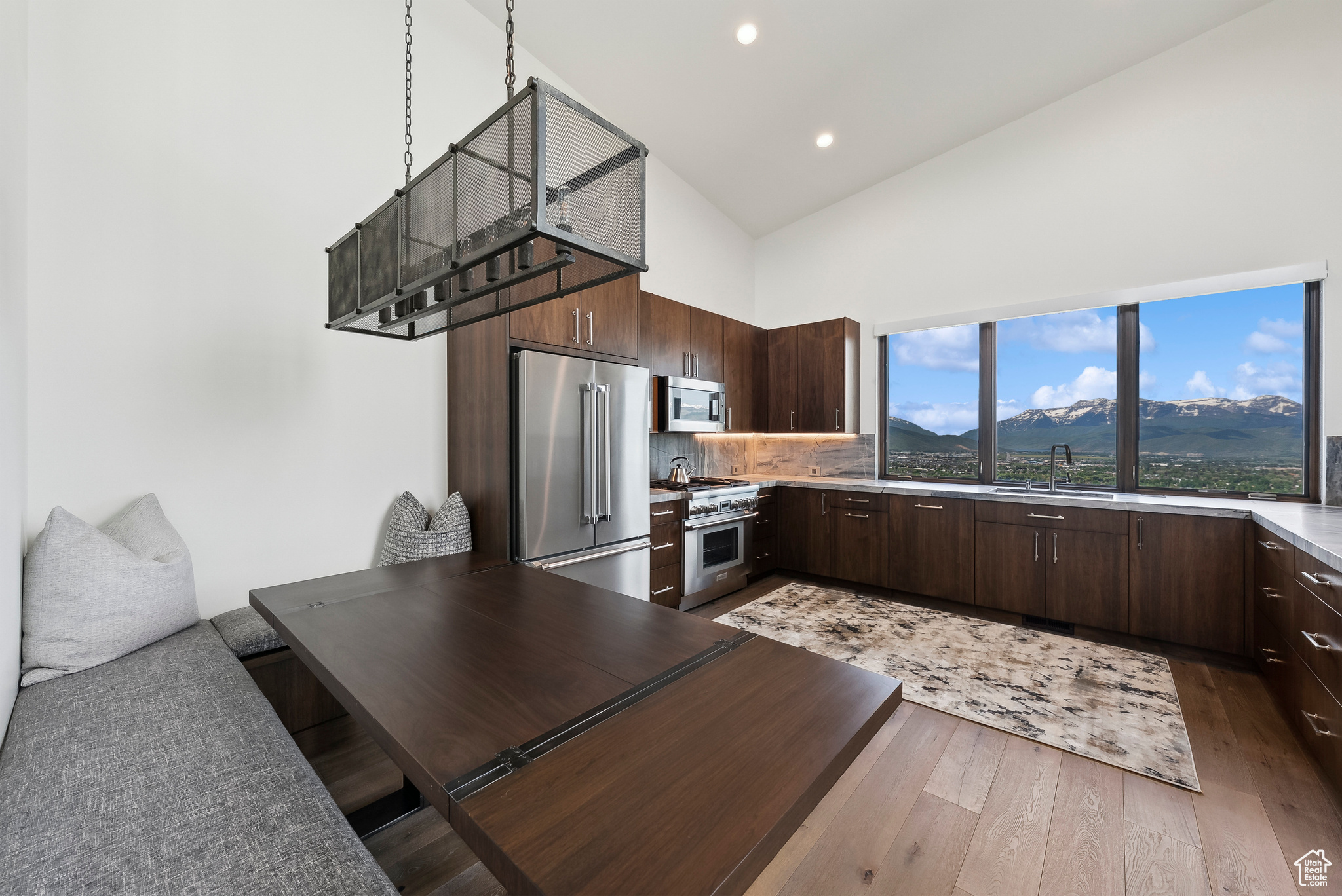 RED LEDGES - Residential