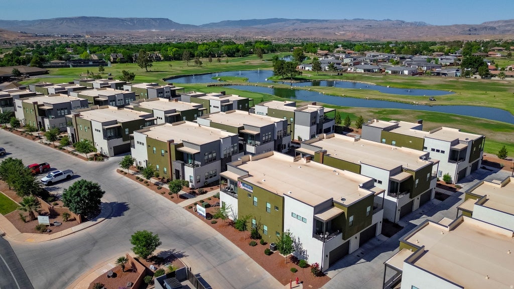 Photo of 3080 S BLOOMINGTON DR E #25, Saint George, UT 84770 (MLS # 2166176)
