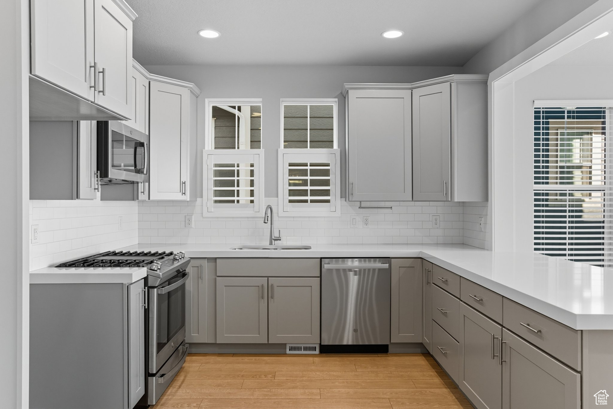 RIDGEVIEW - Residential