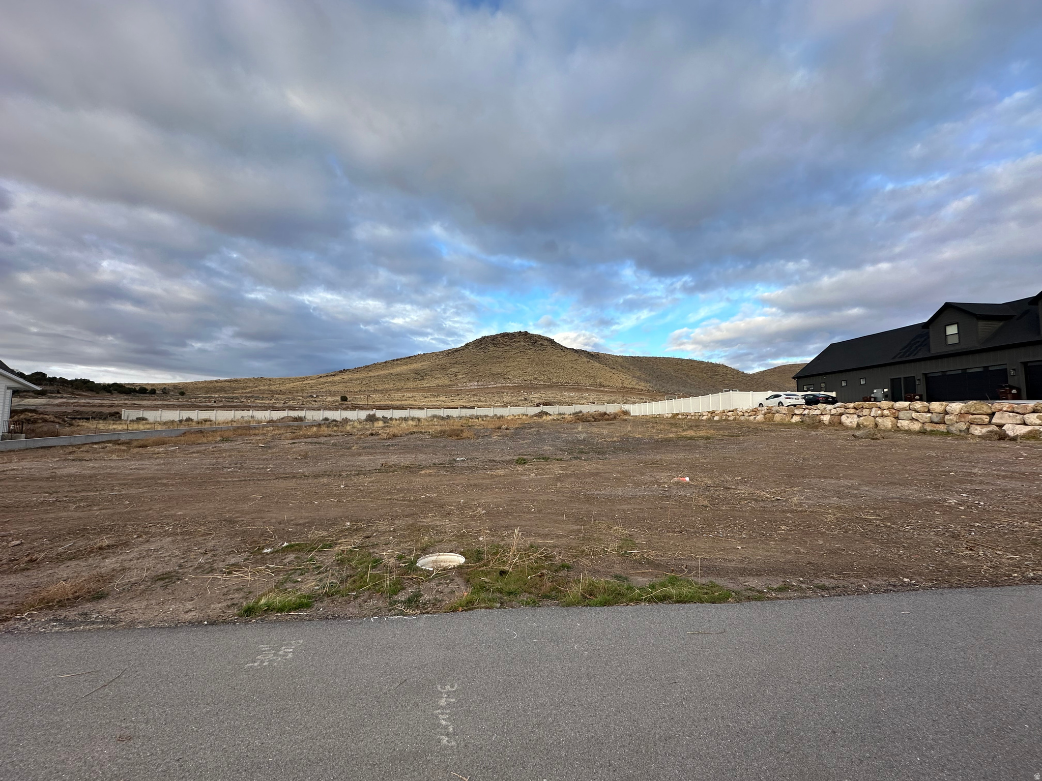 ARRIVAL/ PLAT 8 - Land