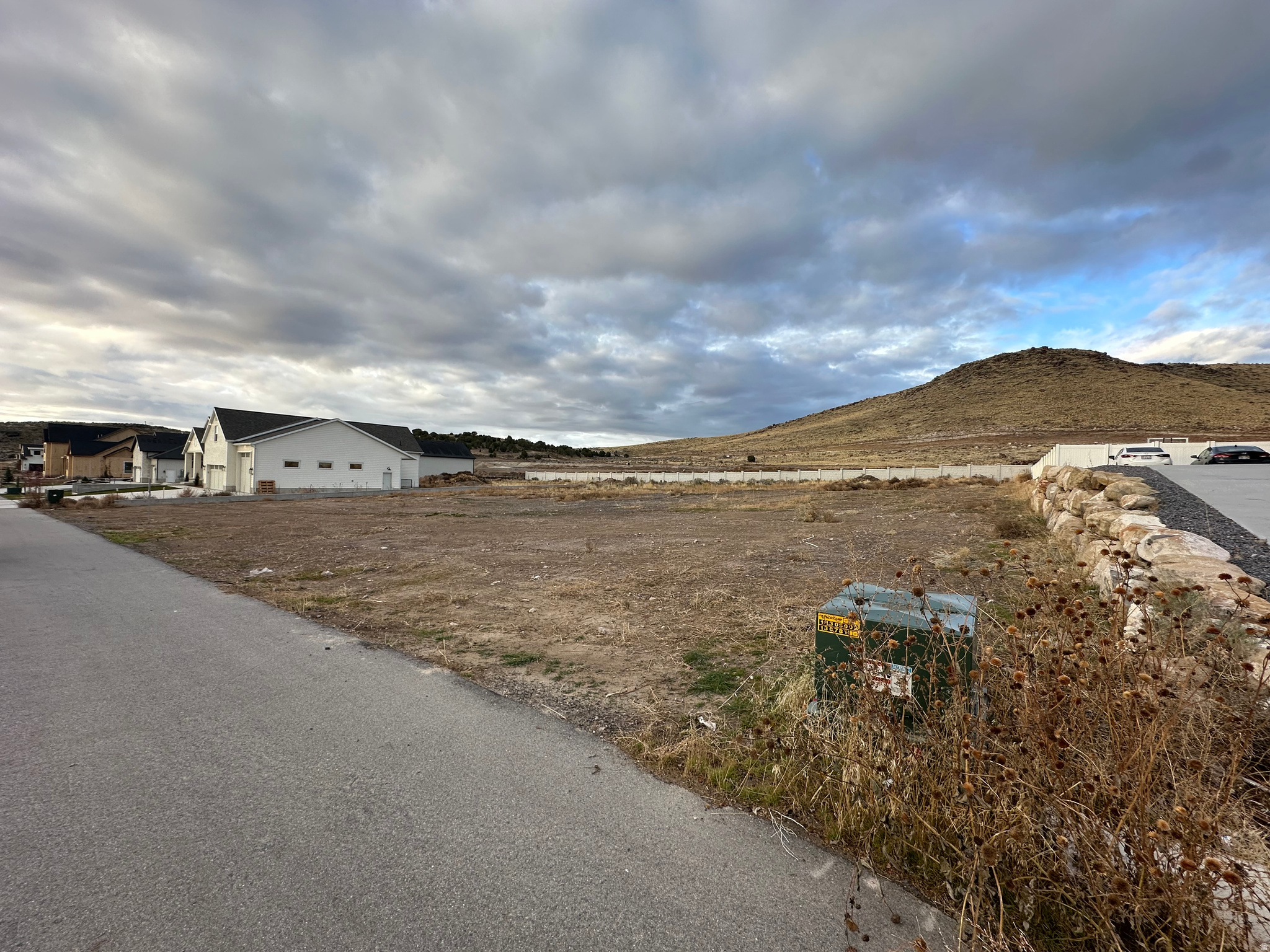 ARRIVAL/ PLAT 8 - Land