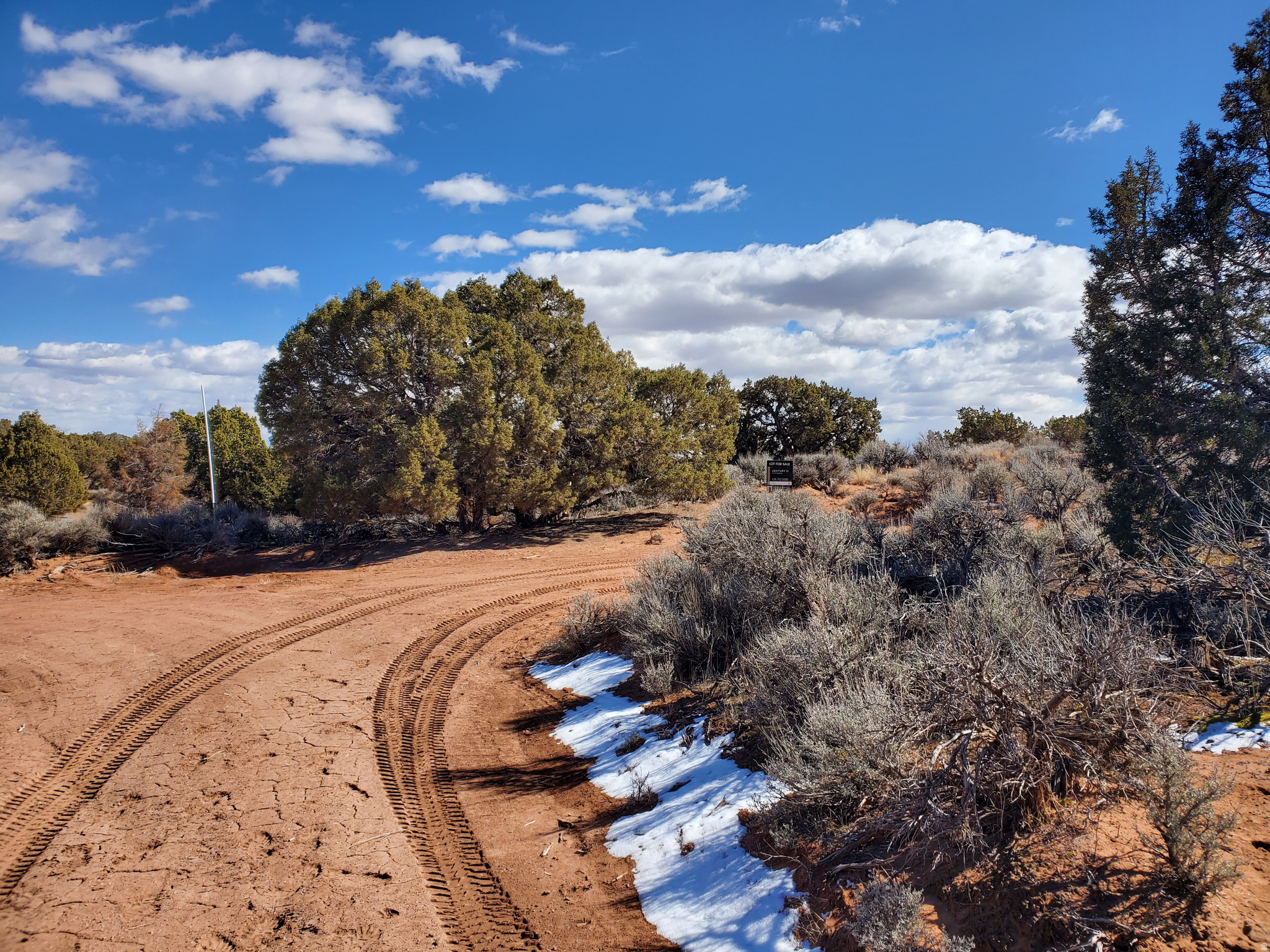 SUNDANCE WEST - Land