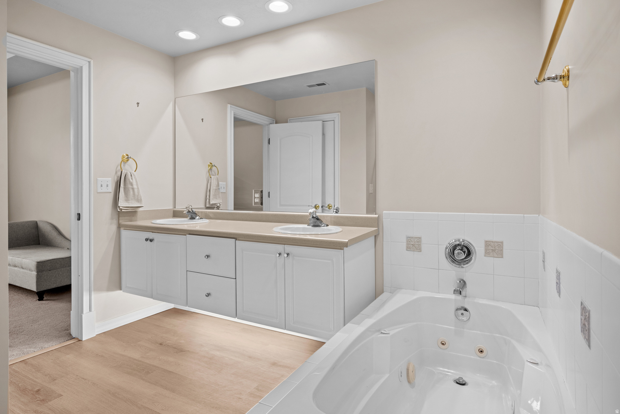 THE CLUB - Residential