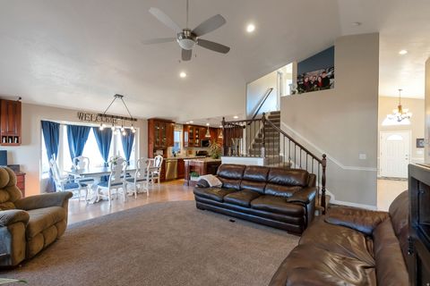 Tiny photo for 294 N SPRINGRIDGE DR E, North Salt Lake, UT 84054 (MLS # 2129911)