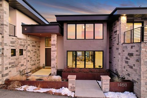 Tiny photo for 1468 E TRAIL CREST CT, Draper, UT 84020 (MLS # 2126709)