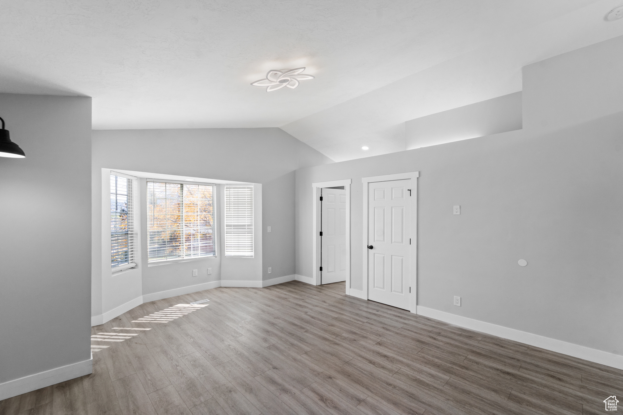 LAUREL RIDGE PH I - Residential