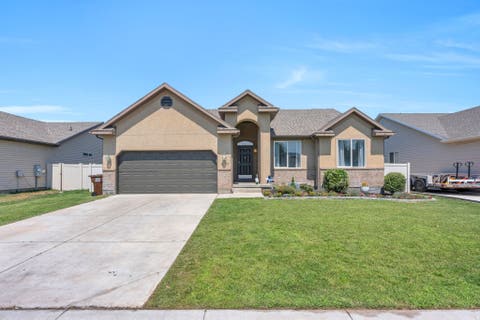 Photo of 4613 E BRIDLEWAY RD, Eagle Mountain, UT 84005 (MLS # 2175679)