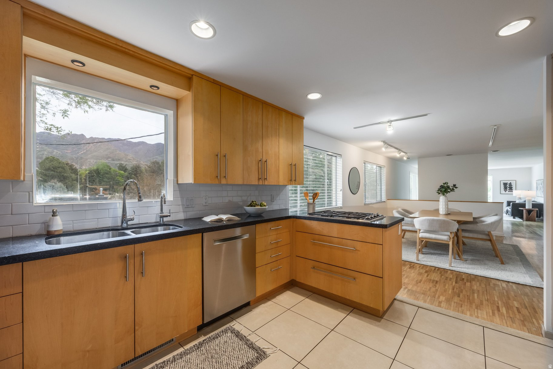 MONUMENT PARK - Residential