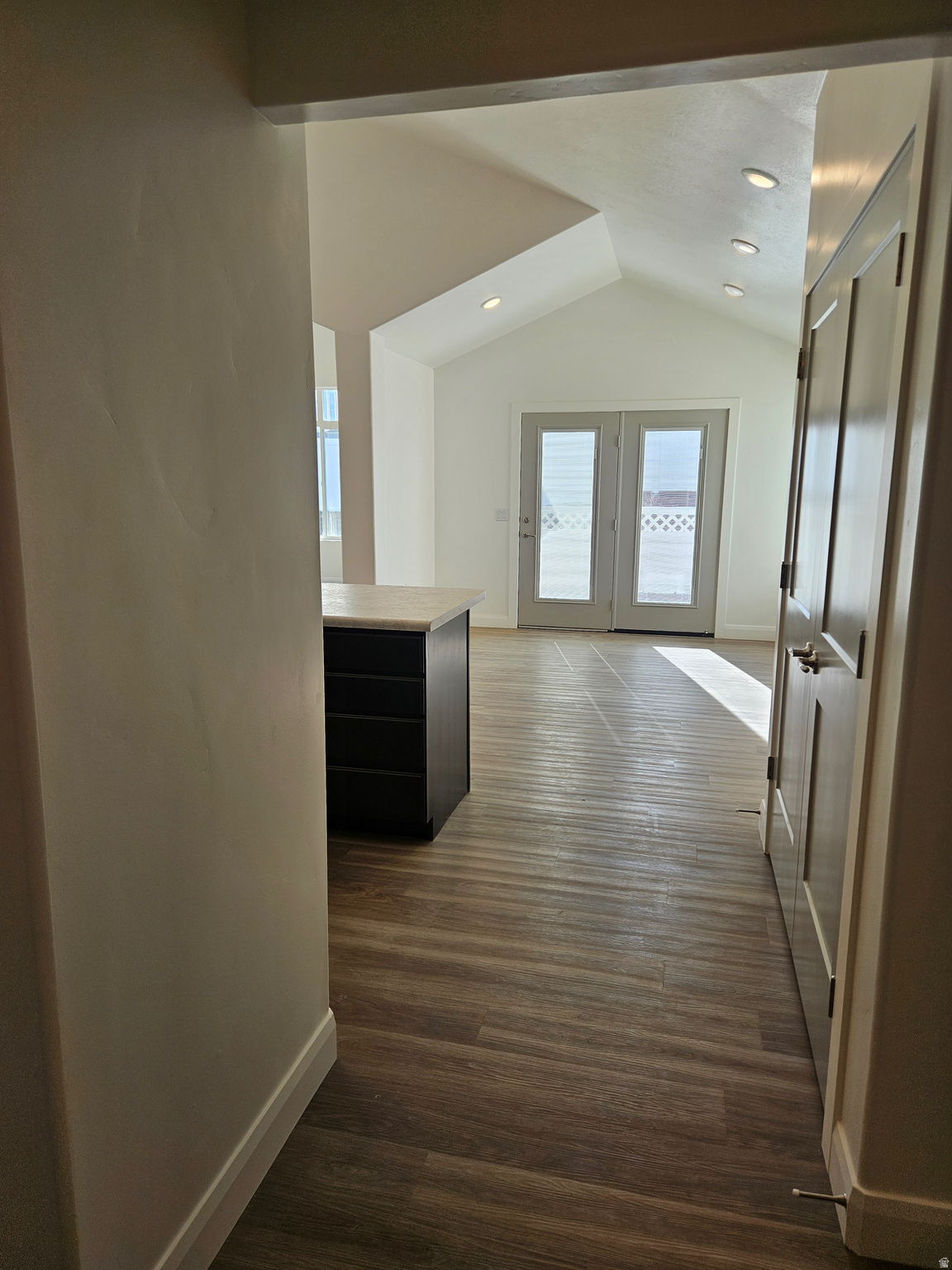 COUNTRY VIEW VILLAS - Residential