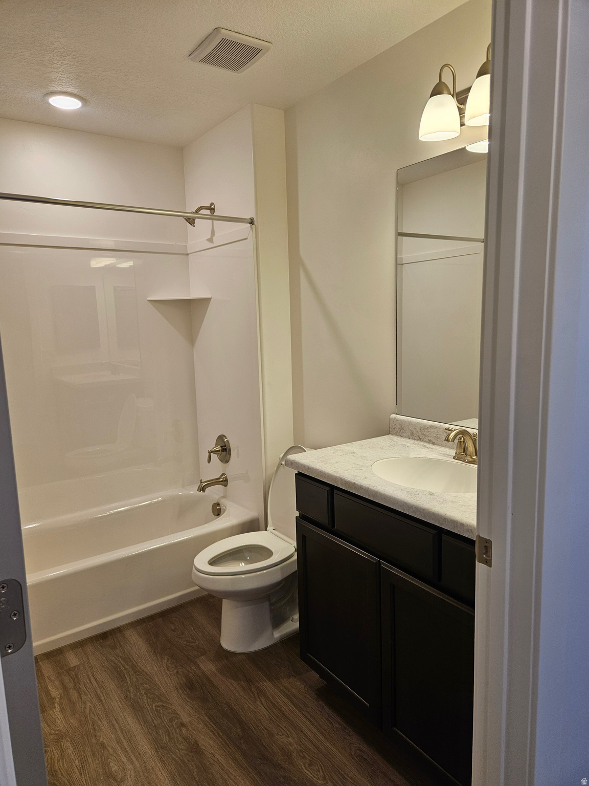 COUNTRY VIEW VILLAS - Residential