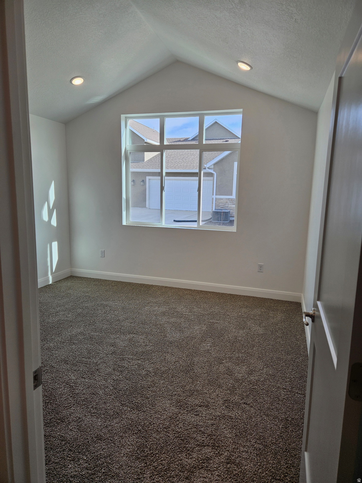 COUNTRY VIEW VILLAS - Residential