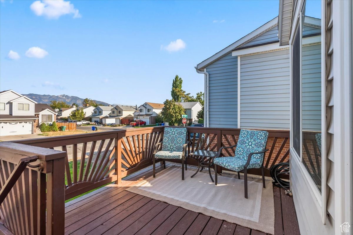 JORDAN POINTE - Residential