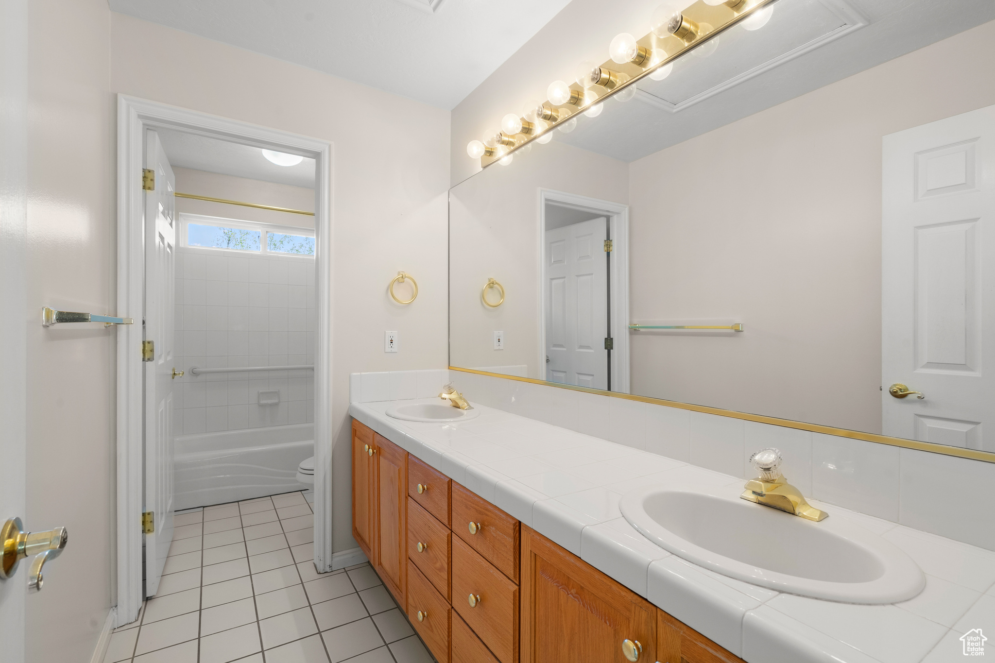 CARRIAGE CREEK - Residential