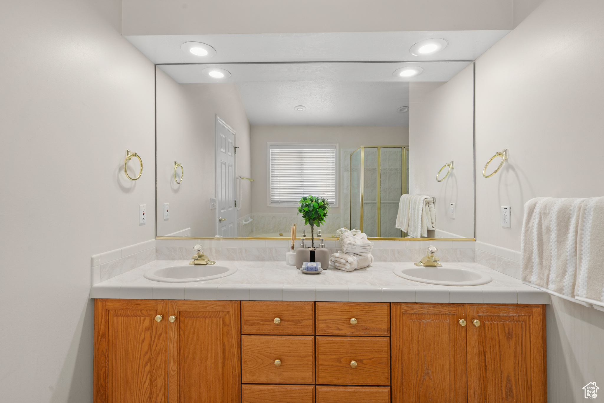 CARRIAGE CREEK - Residential
