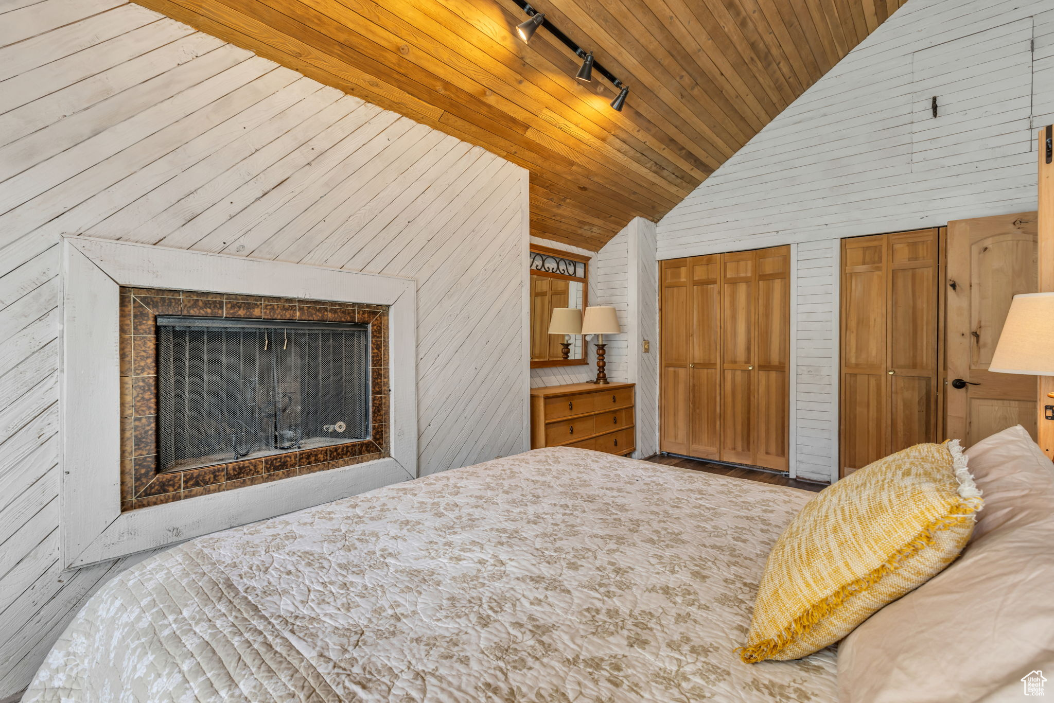 PARK WEST/HIDDEN CREEK - Residential