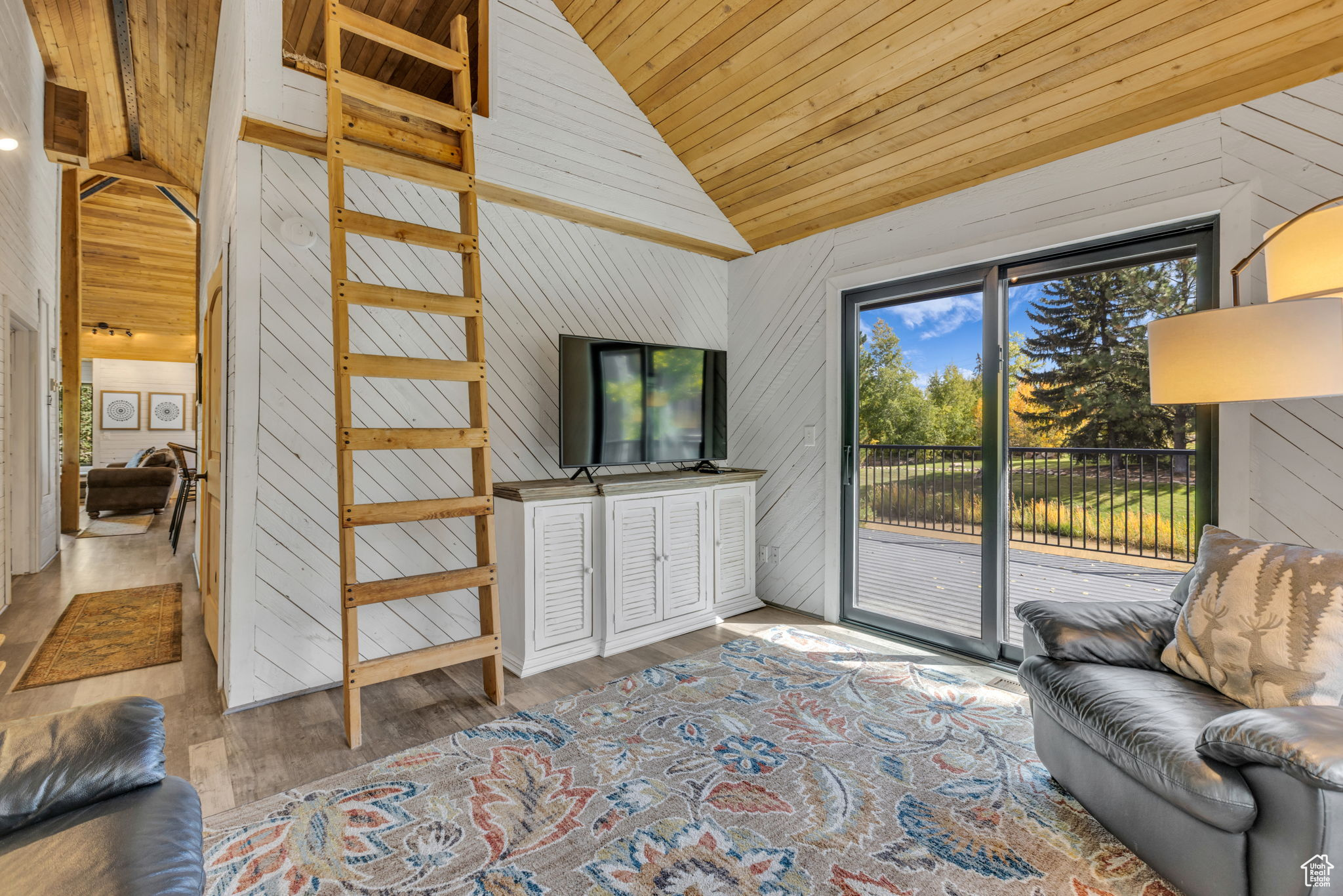 PARK WEST/HIDDEN CREEK - Residential