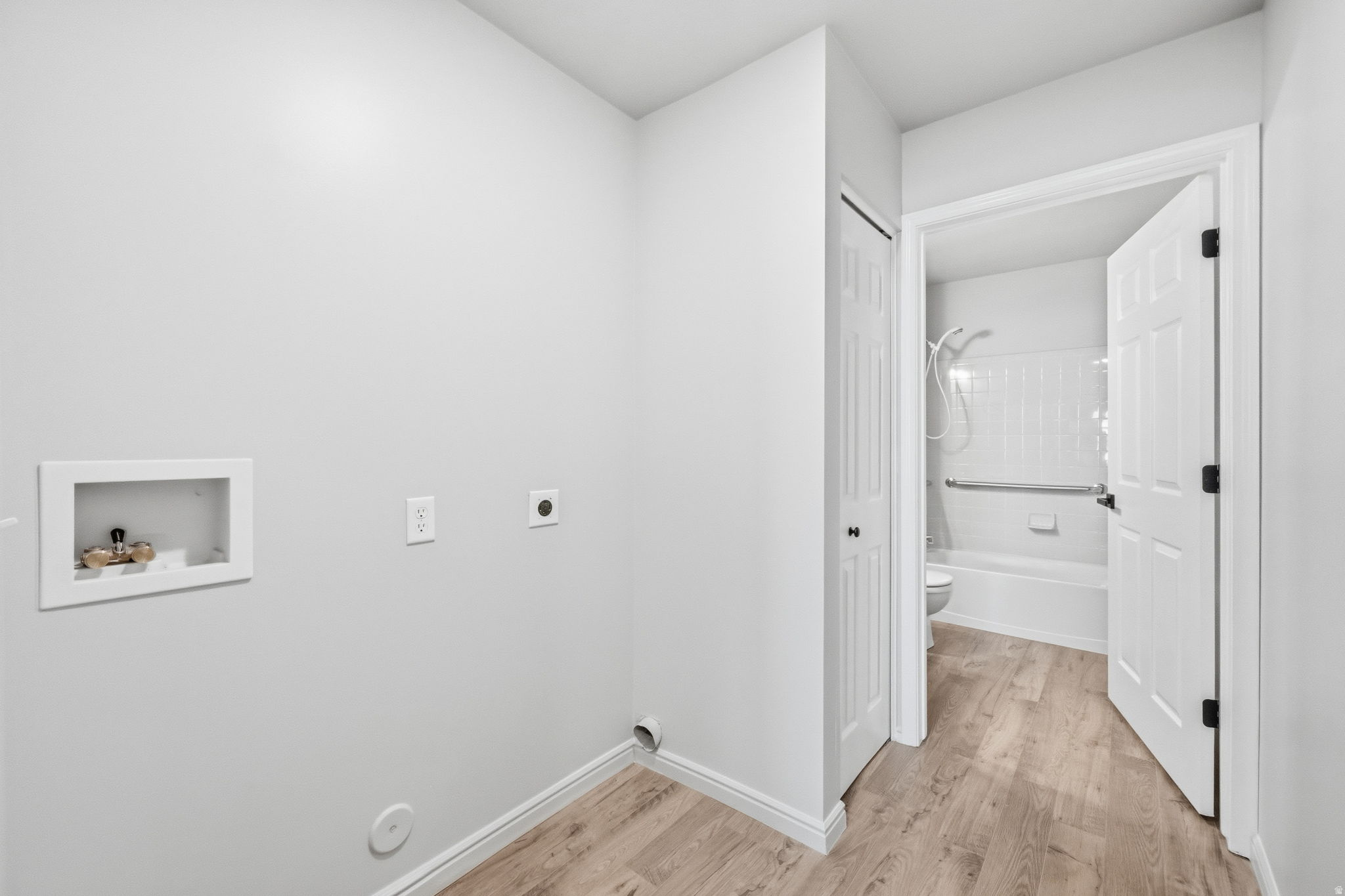 HUNTER VILLAS - Residential