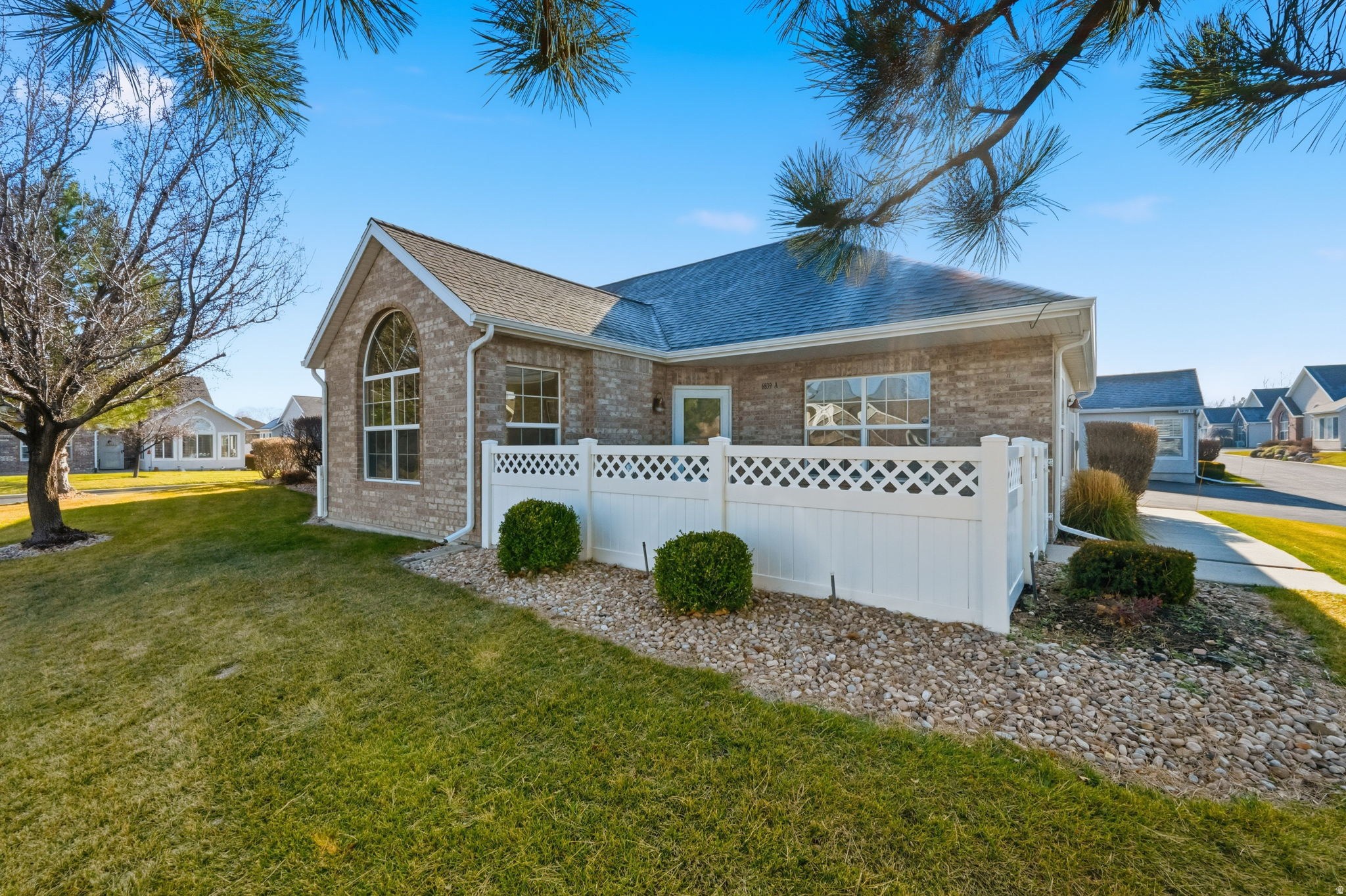 HUNTER VILLAS - Residential