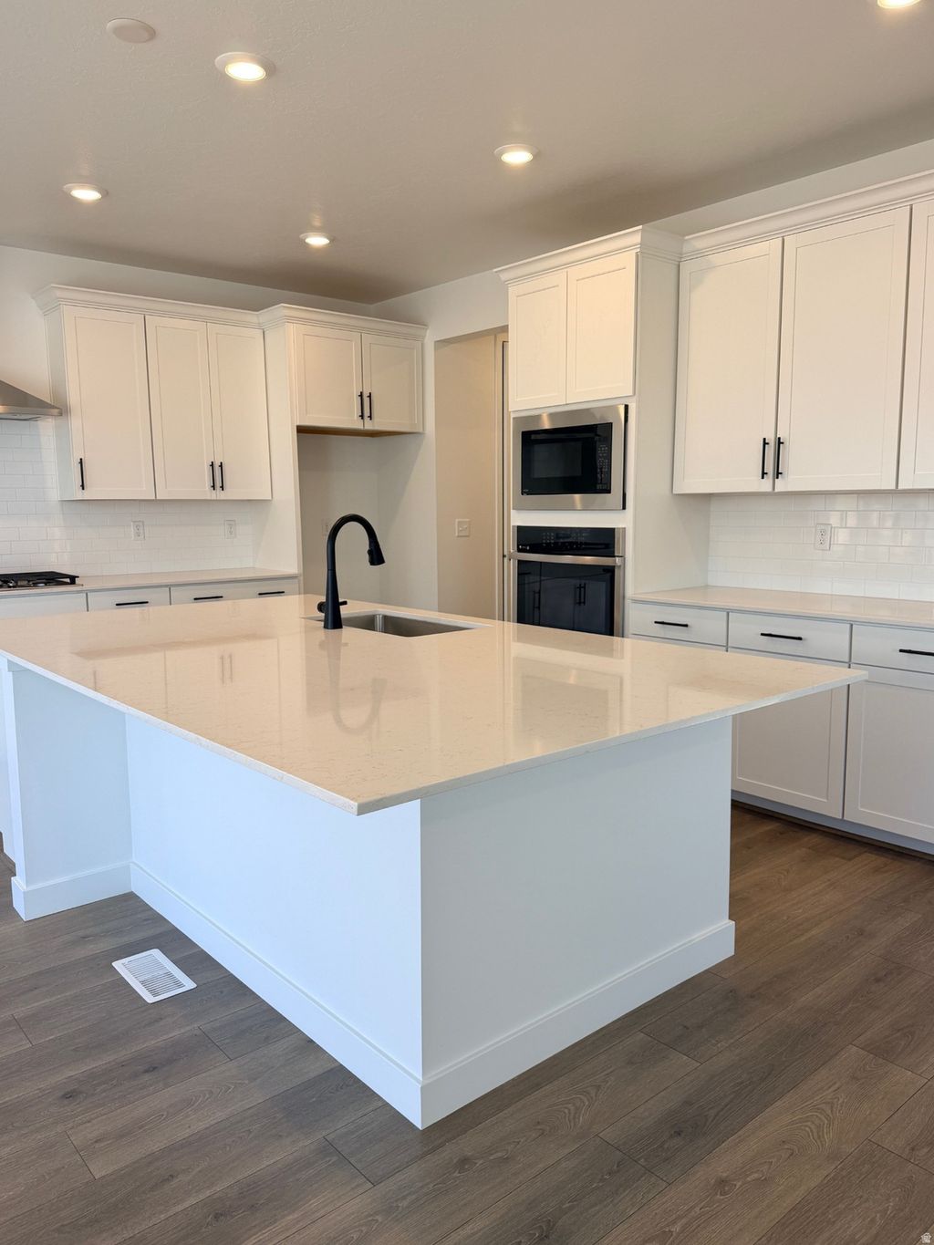 Photo of 3317 S ZIGZAG HERON DR #801, Saratoga Springs, UT 84045 (MLS # 2142863)