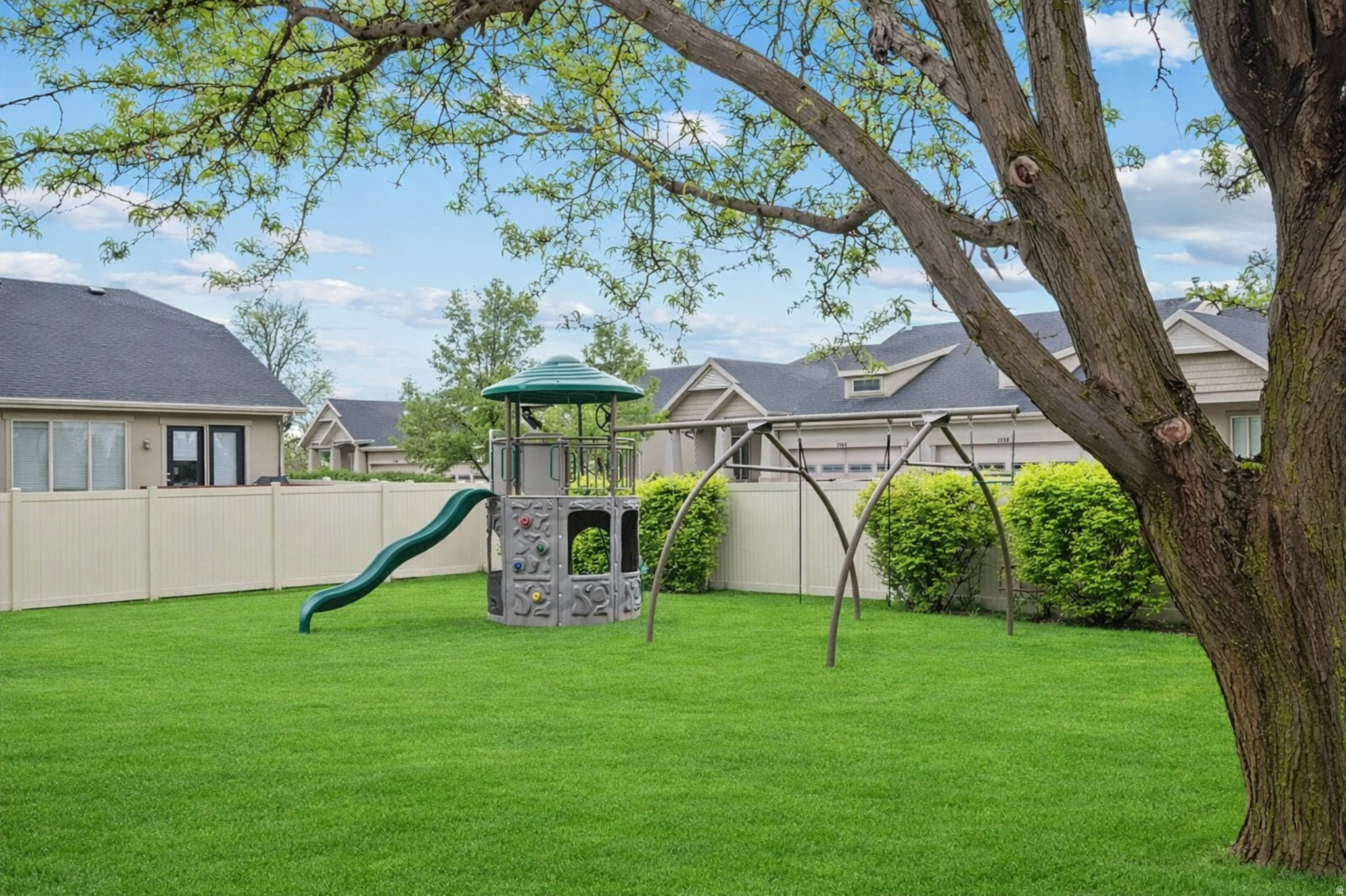 APRIL CONDO - Residential