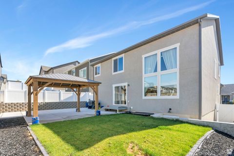 Tiny photo for 917 N OLSON DR, Saratoga Springs, UT 84045 (MLS # 2112040)