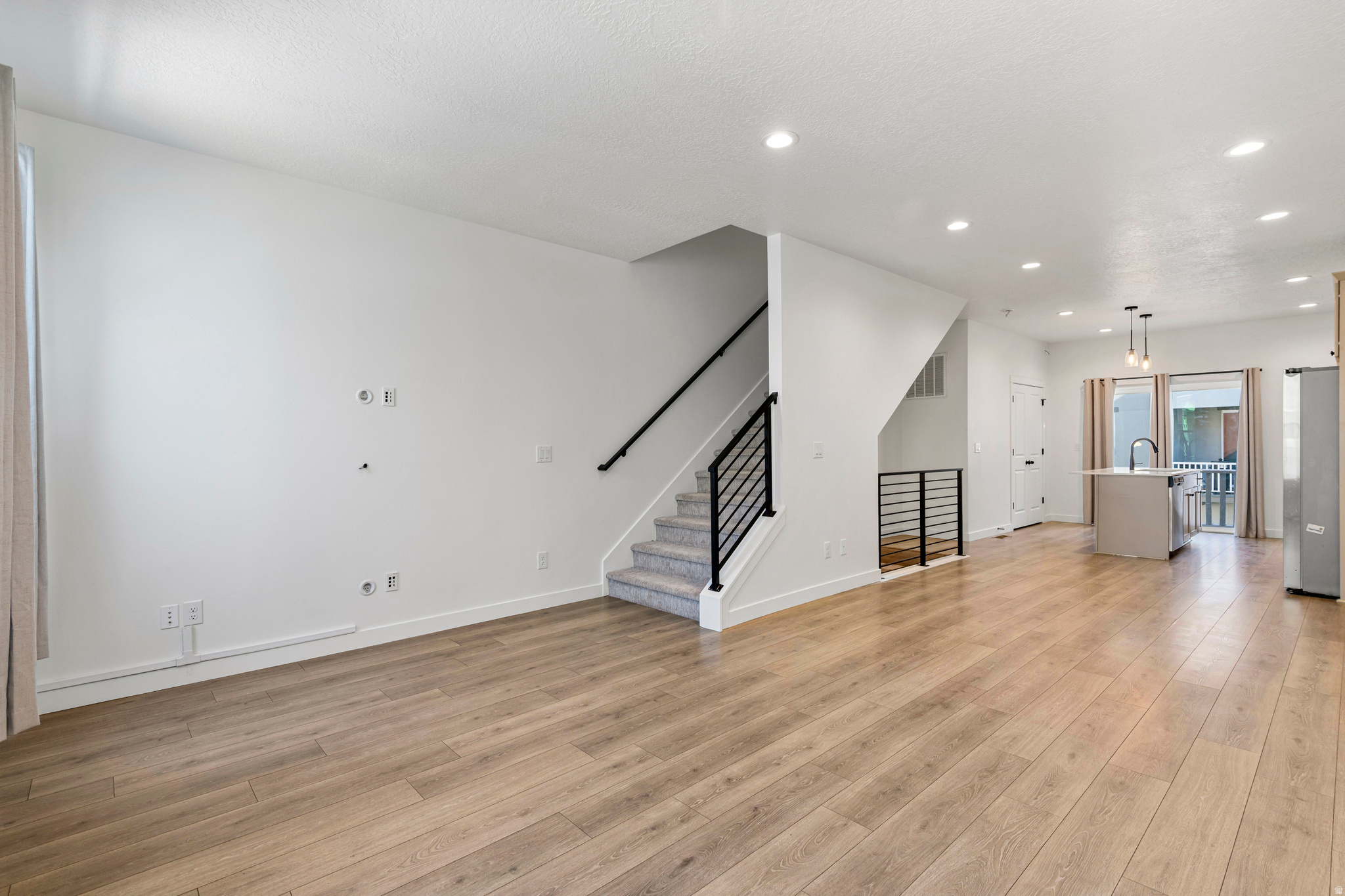 DAYBREAK - Residential