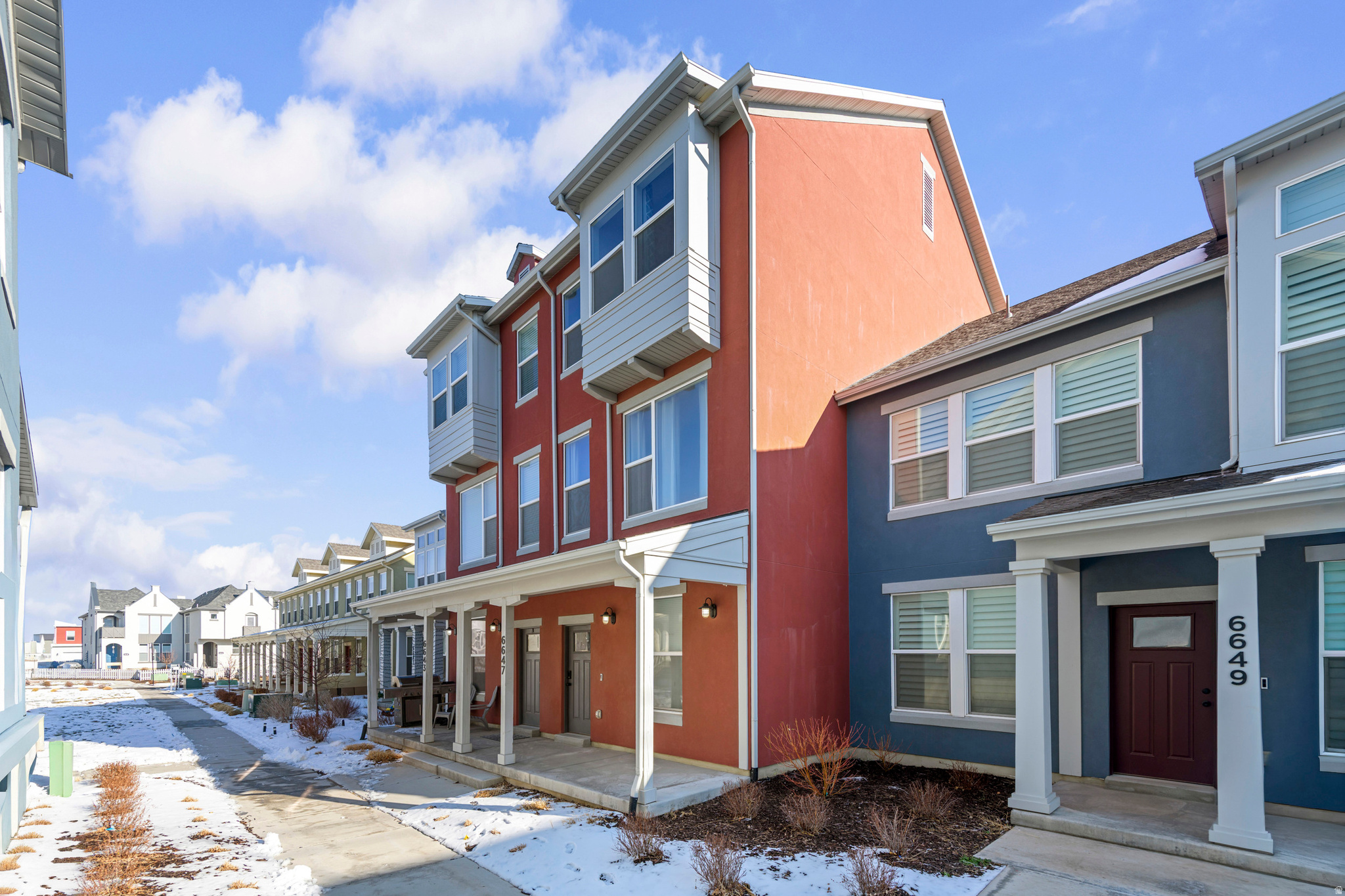 DAYBREAK - Residential