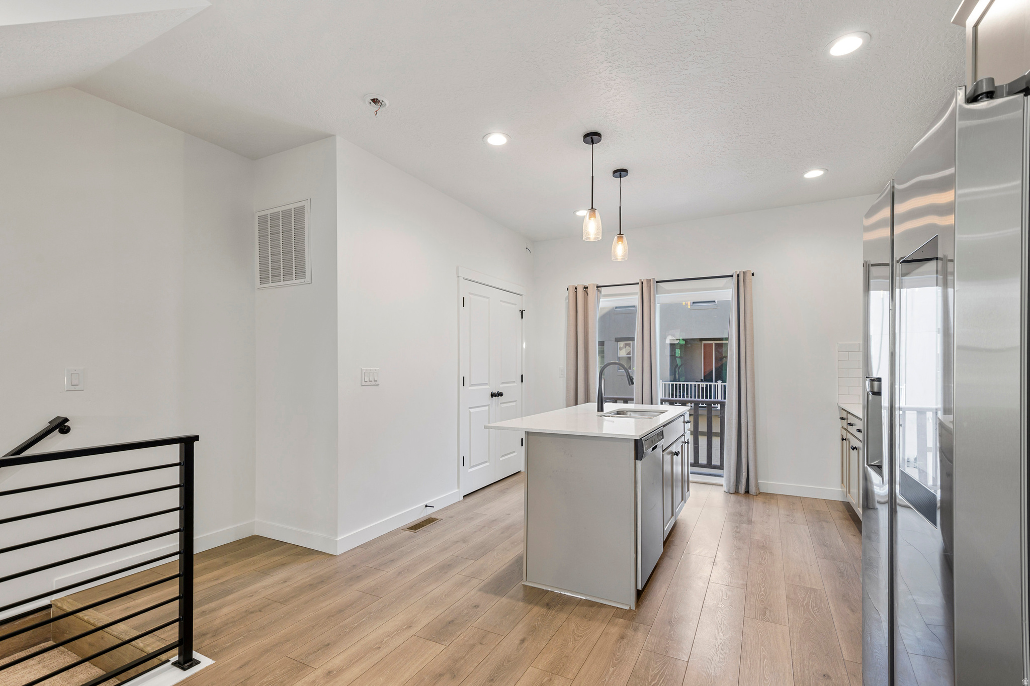 DAYBREAK - Residential