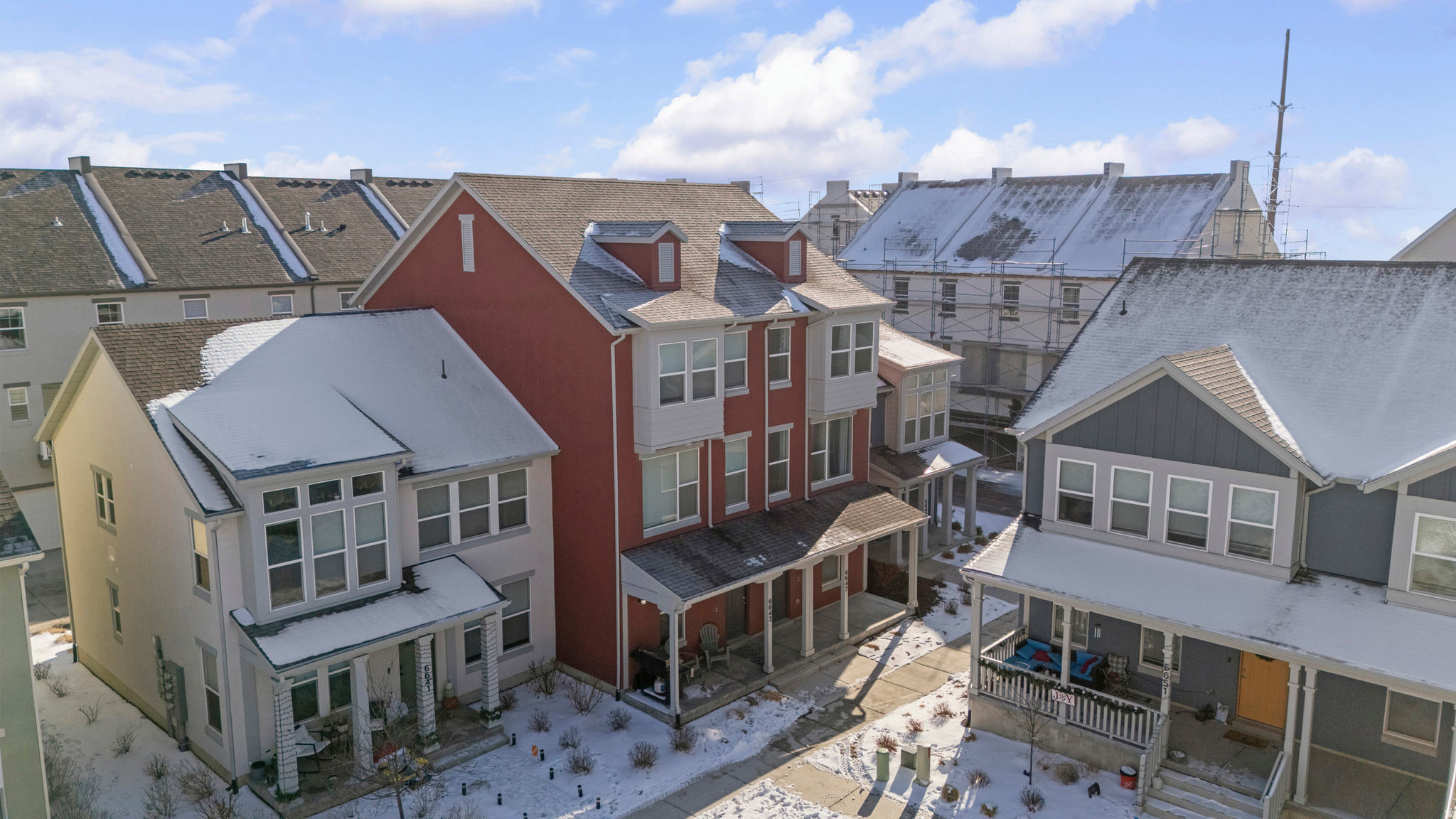 DAYBREAK - Residential