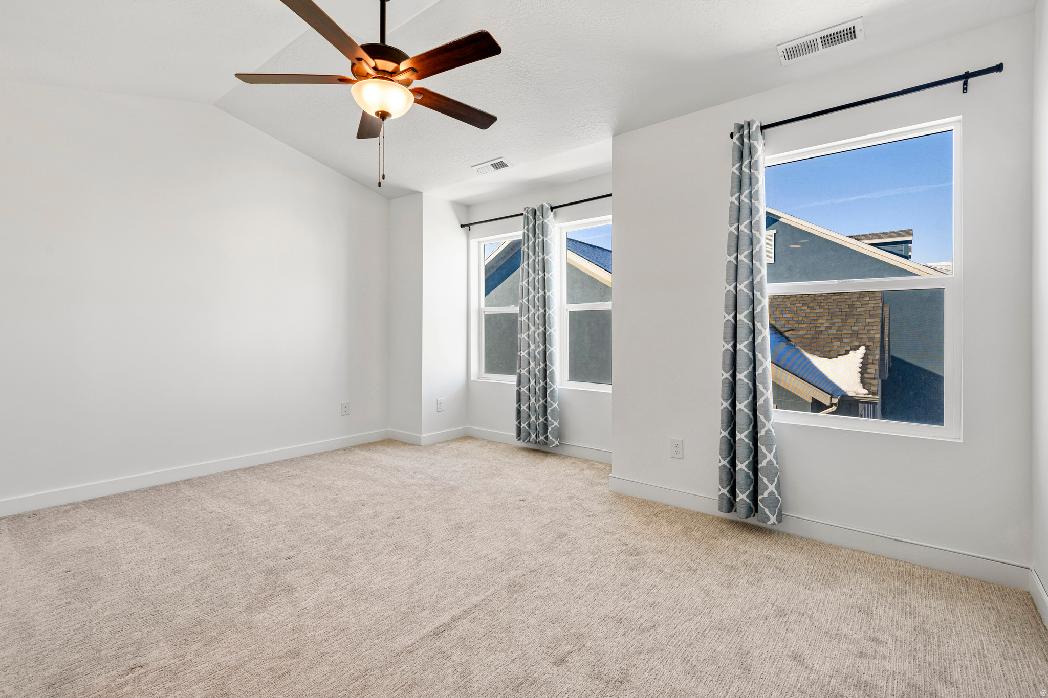 DAYBREAK - Residential