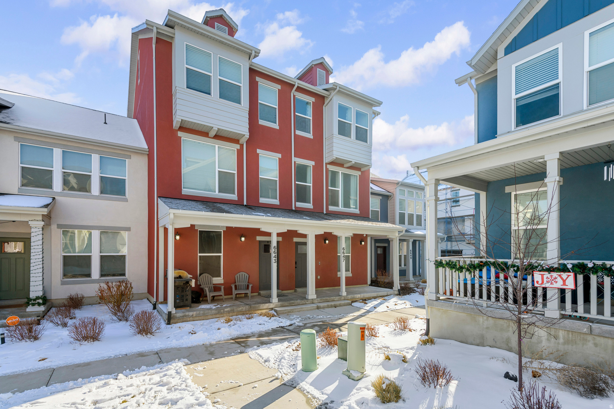 DAYBREAK - Residential