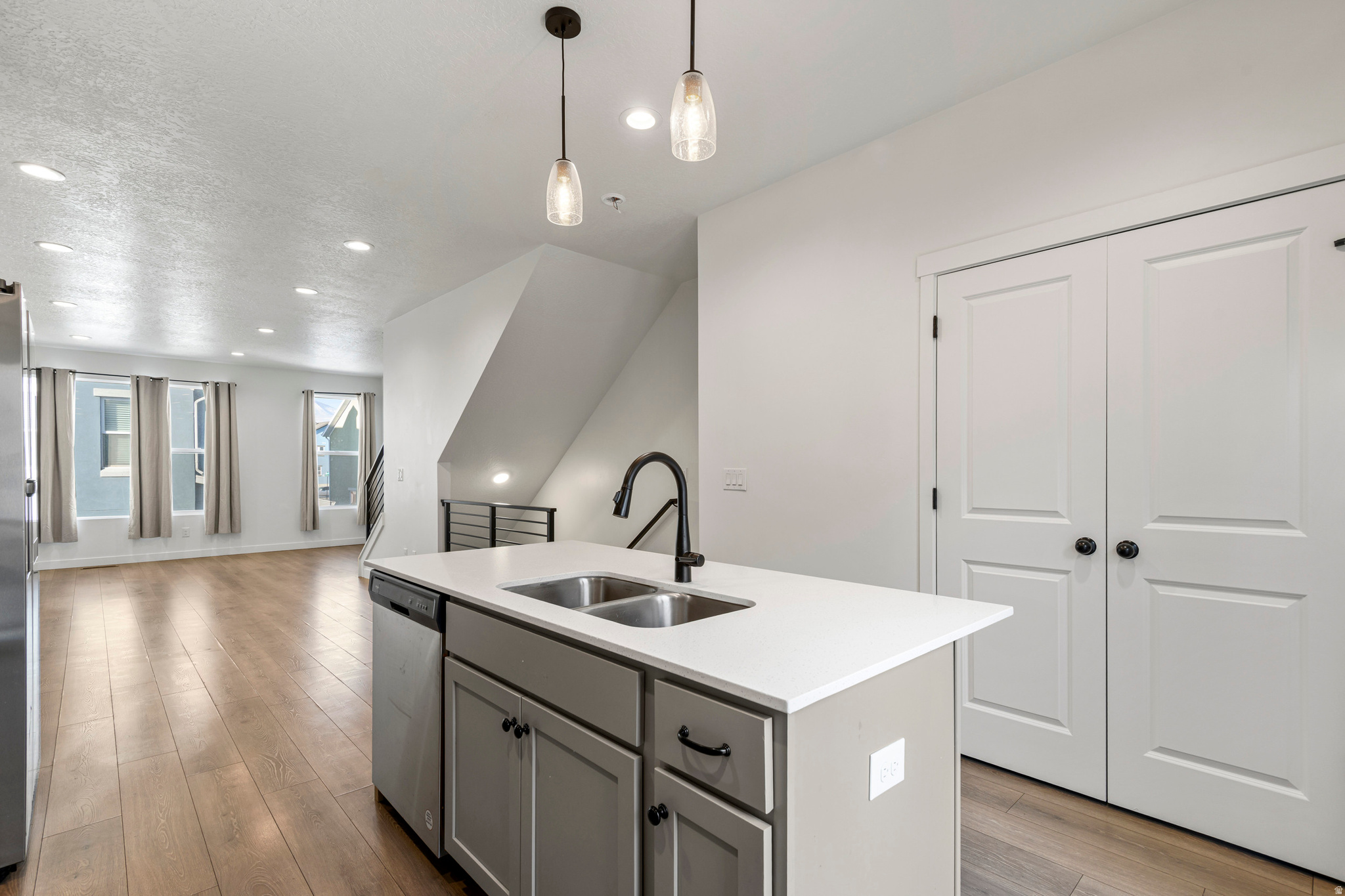 DAYBREAK - Residential