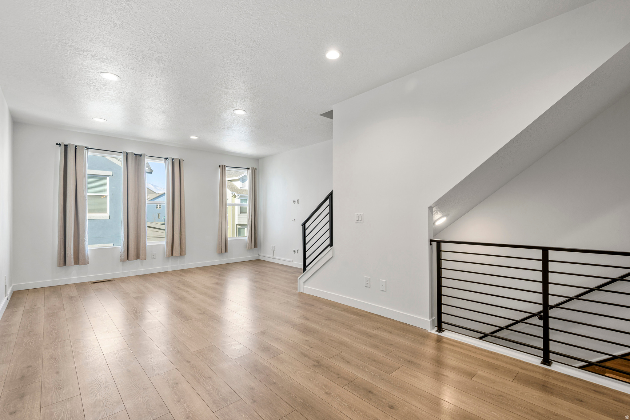 DAYBREAK - Residential