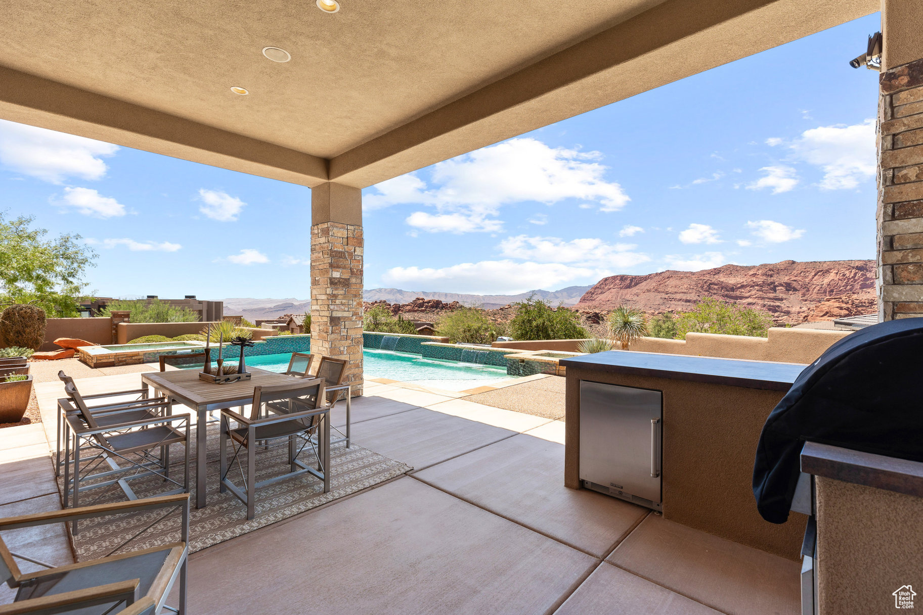 LEDGES OF ST GEORGE - Residential