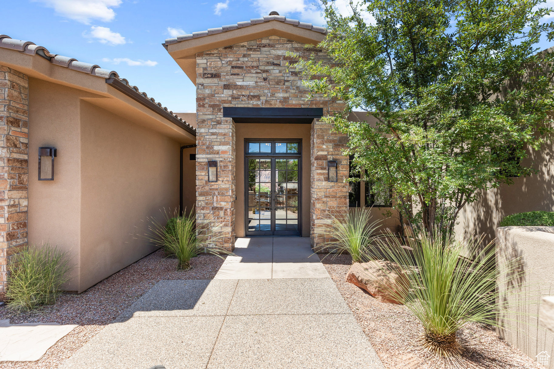 LEDGES OF ST GEORGE - Residential