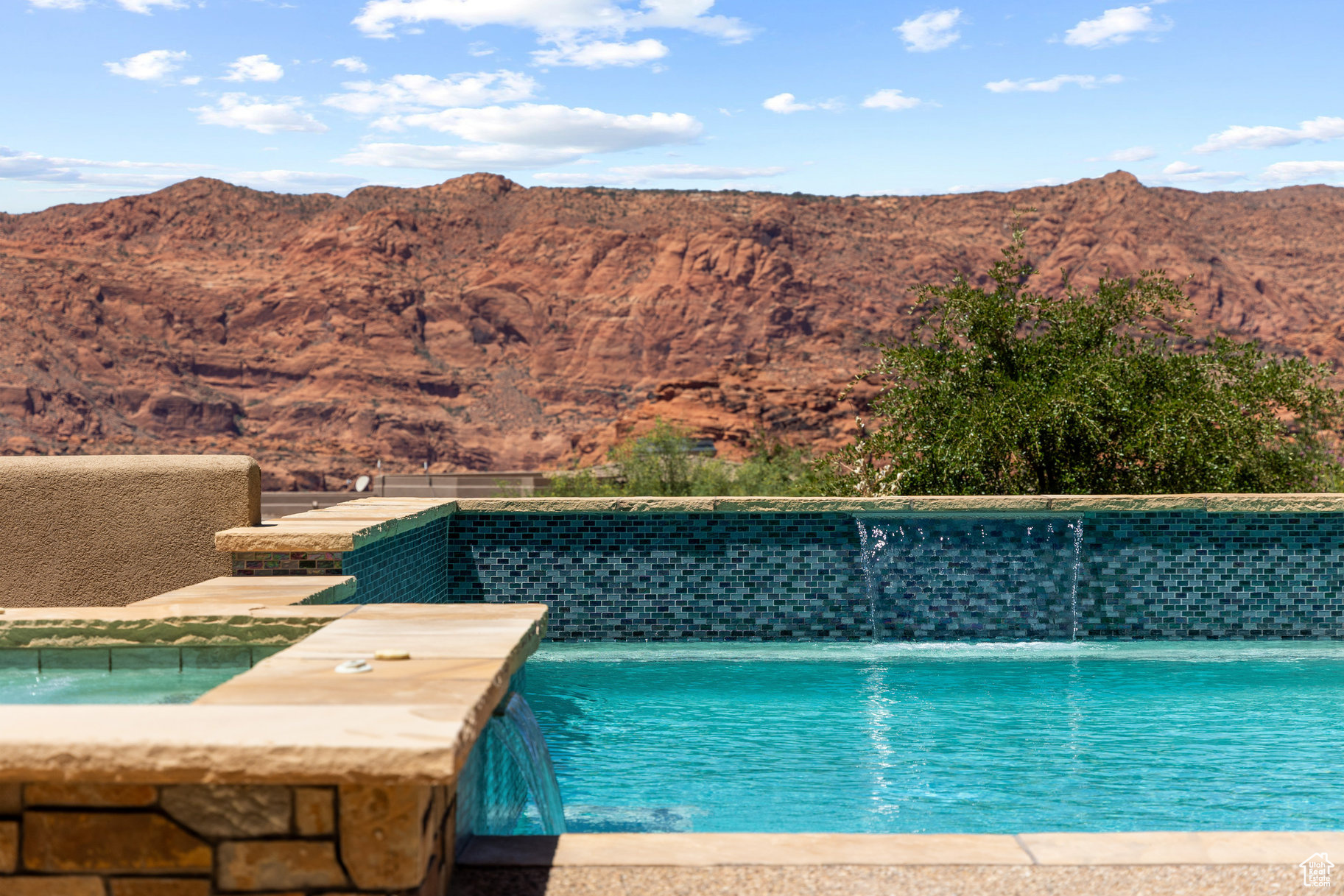 LEDGES OF ST GEORGE - Residential