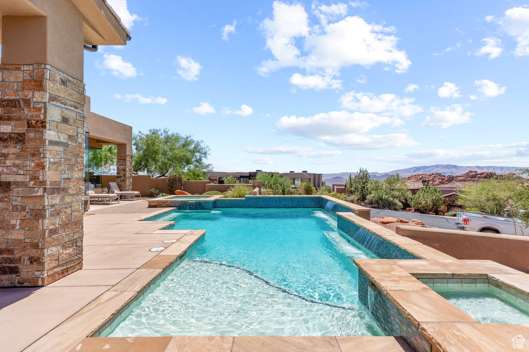 LEDGES OF ST GEORGE - Residential