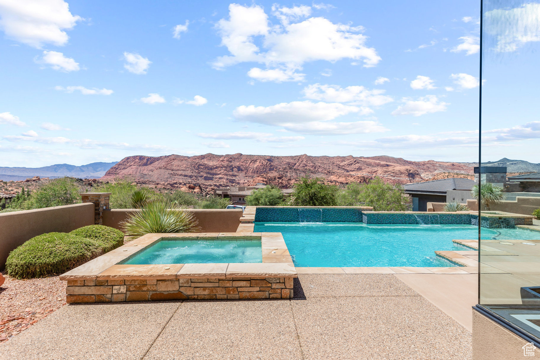 LEDGES OF ST GEORGE - Residential