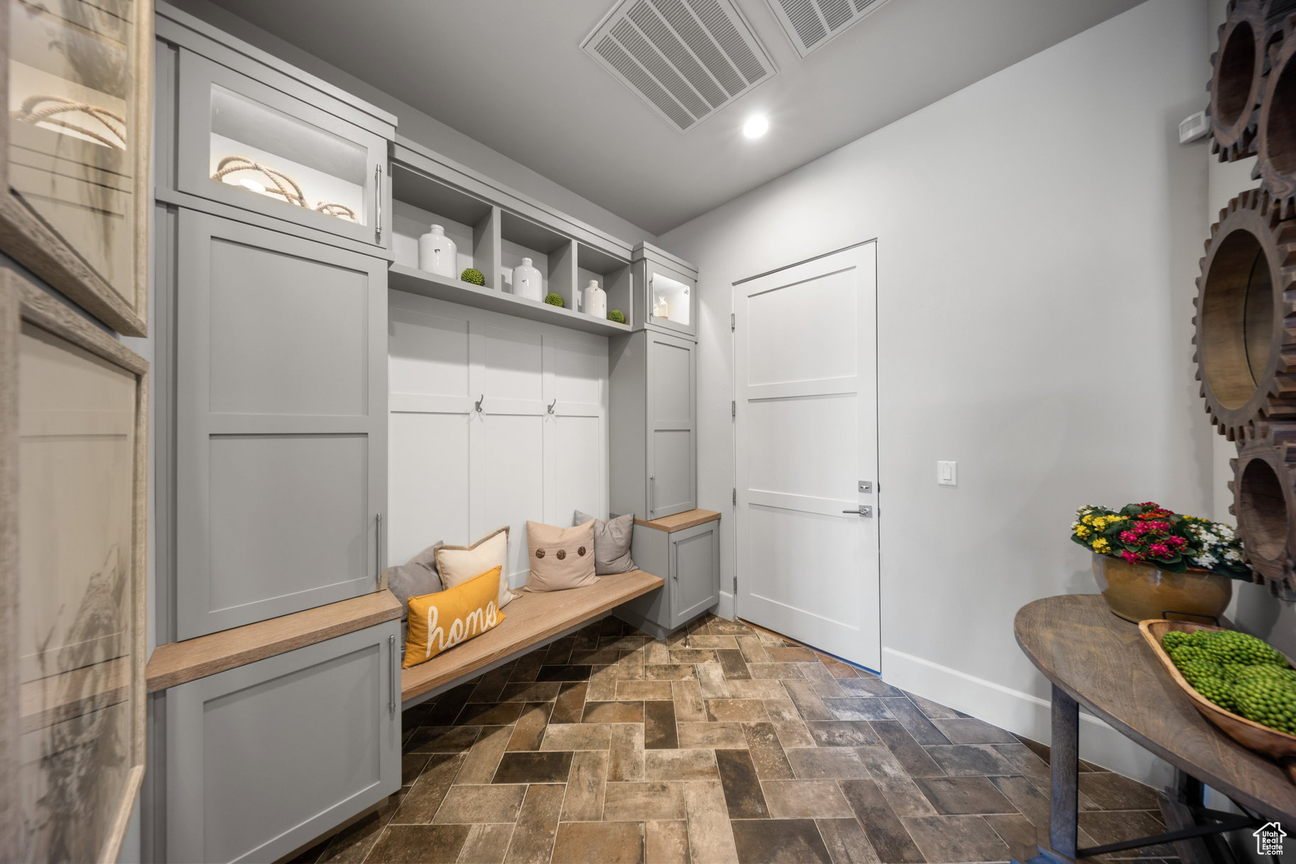 LEDGES OF ST GEORGE - Residential