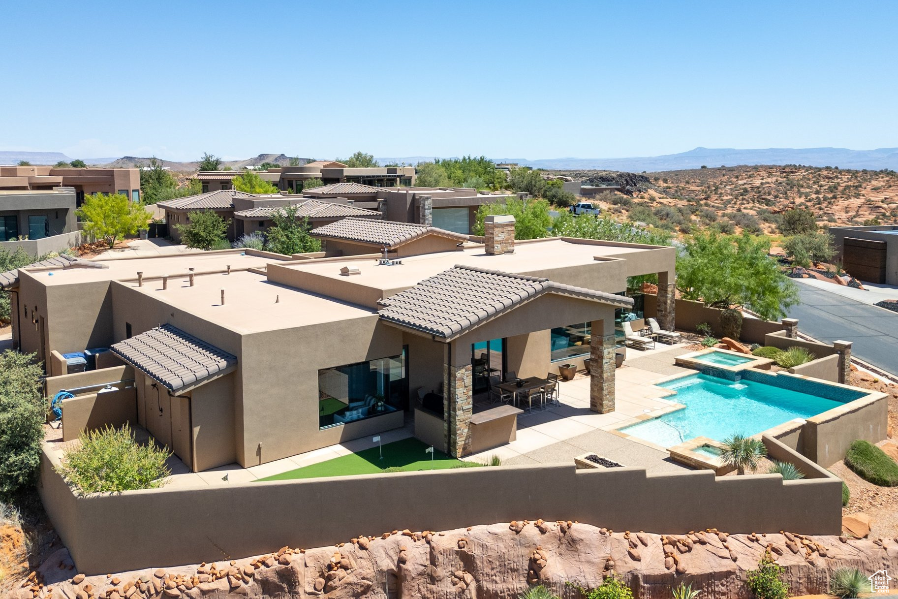 LEDGES OF ST GEORGE - Residential