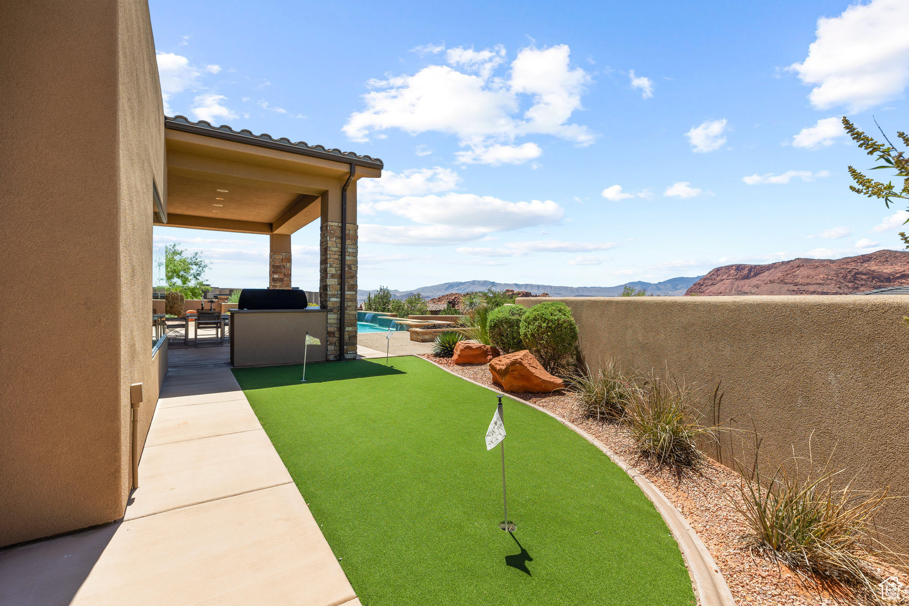 LEDGES OF ST GEORGE - Residential