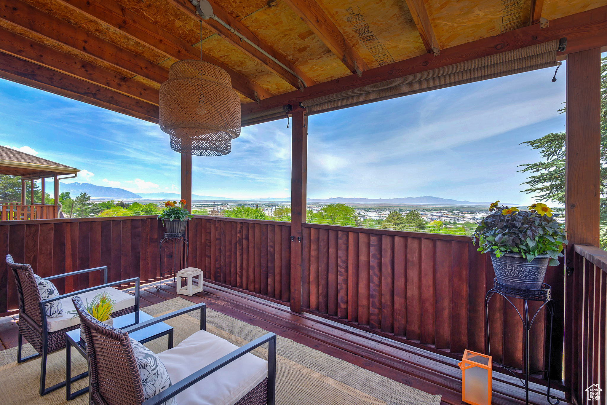 North Salt Lake, Utah 84054, United States, 4 Bedrooms Bedrooms, ,3 BathroomsBathrooms,Residential,Pending,141153