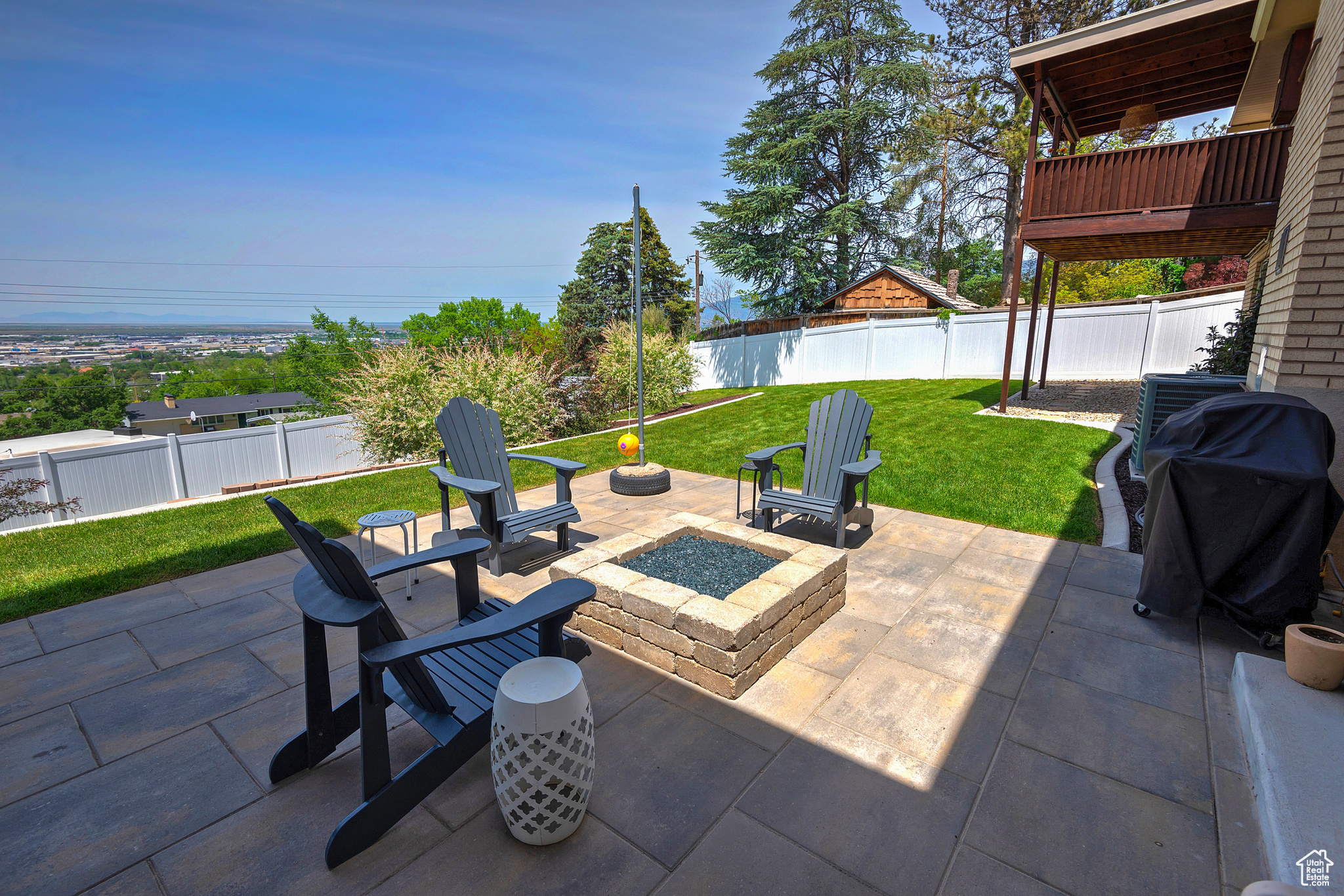 North Salt Lake, Utah 84054, United States, 4 Bedrooms Bedrooms, ,3 BathroomsBathrooms,Residential,Pending,141153