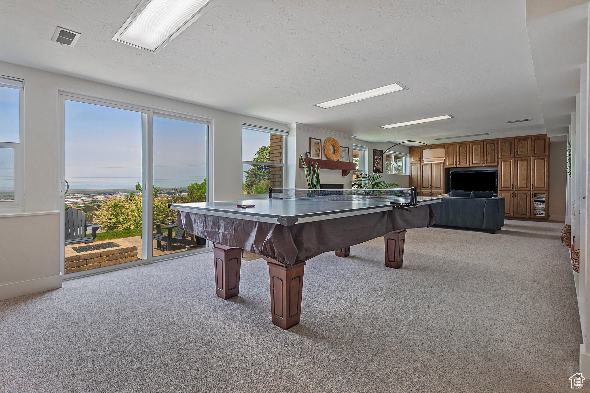 North Salt Lake, Utah 84054, United States, 4 Bedrooms Bedrooms, ,3 BathroomsBathrooms,Residential,Pending,141153