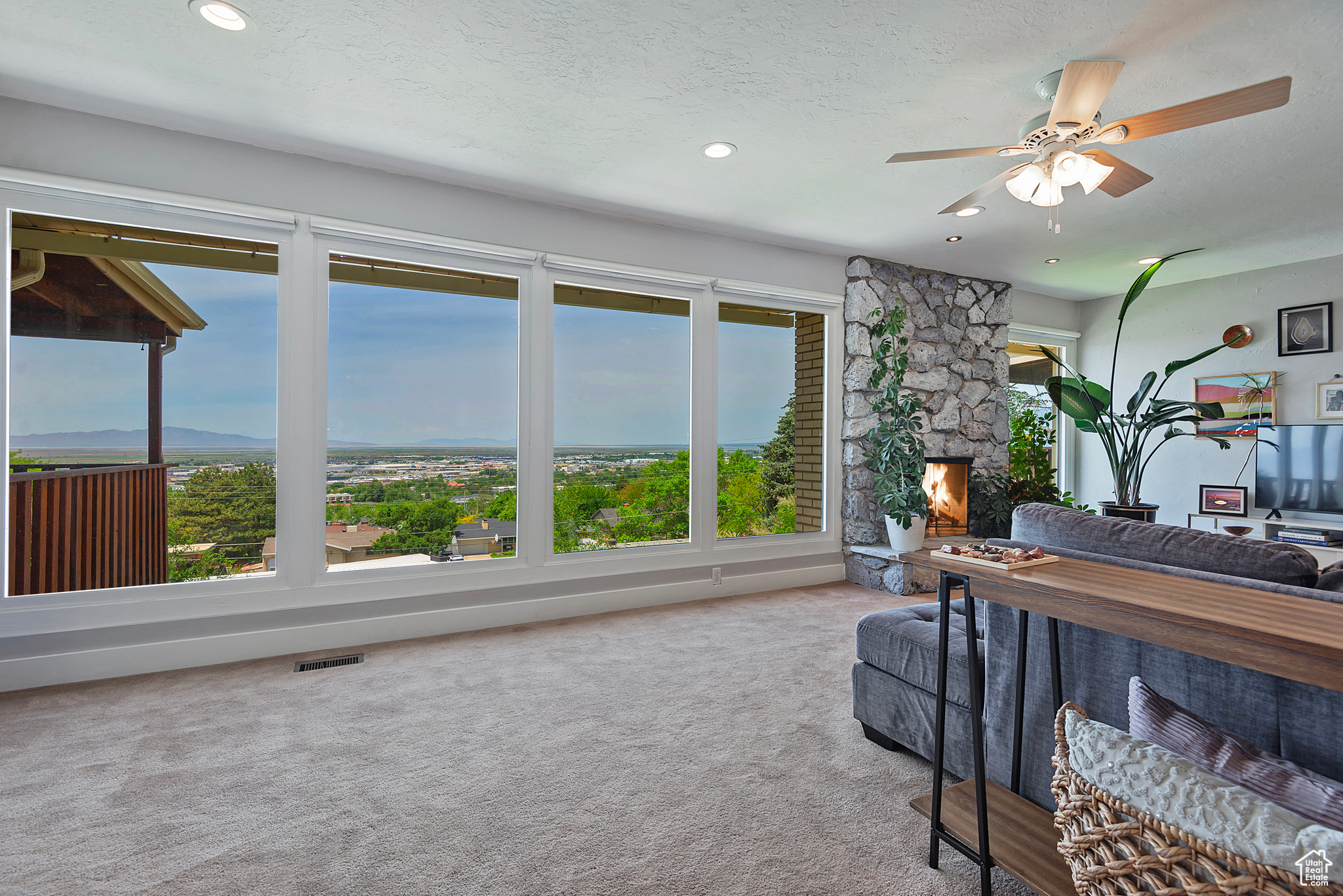 North Salt Lake, Utah 84054, United States, 4 Bedrooms Bedrooms, ,3 BathroomsBathrooms,Residential,Pending,141153